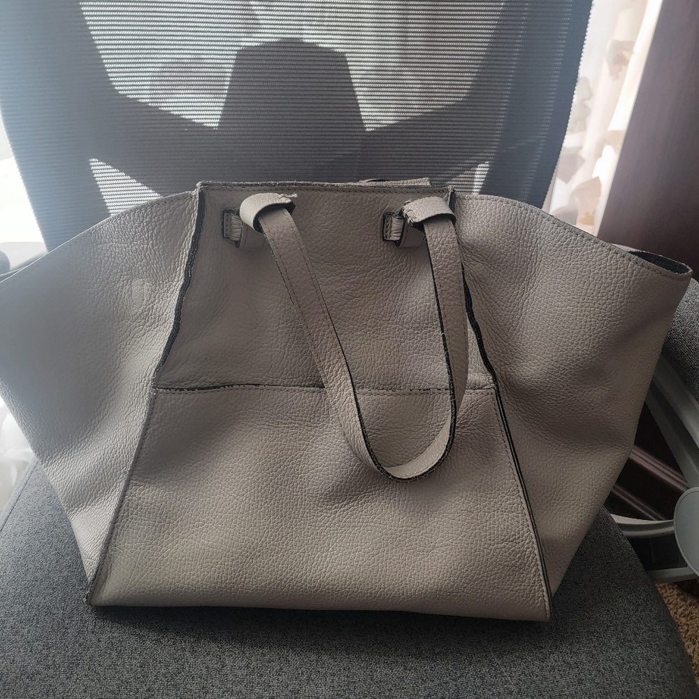 Chic Dove Gray Italian Leather Shoulder Bag